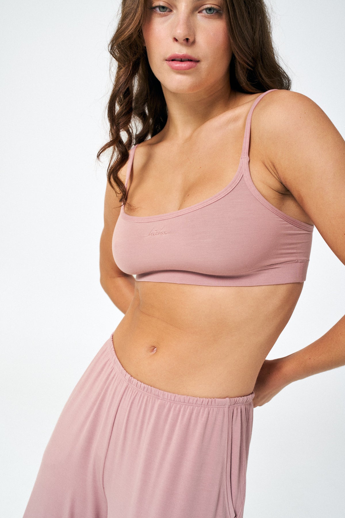 Quartz | Model is size S top, XS bottom and 5’9”