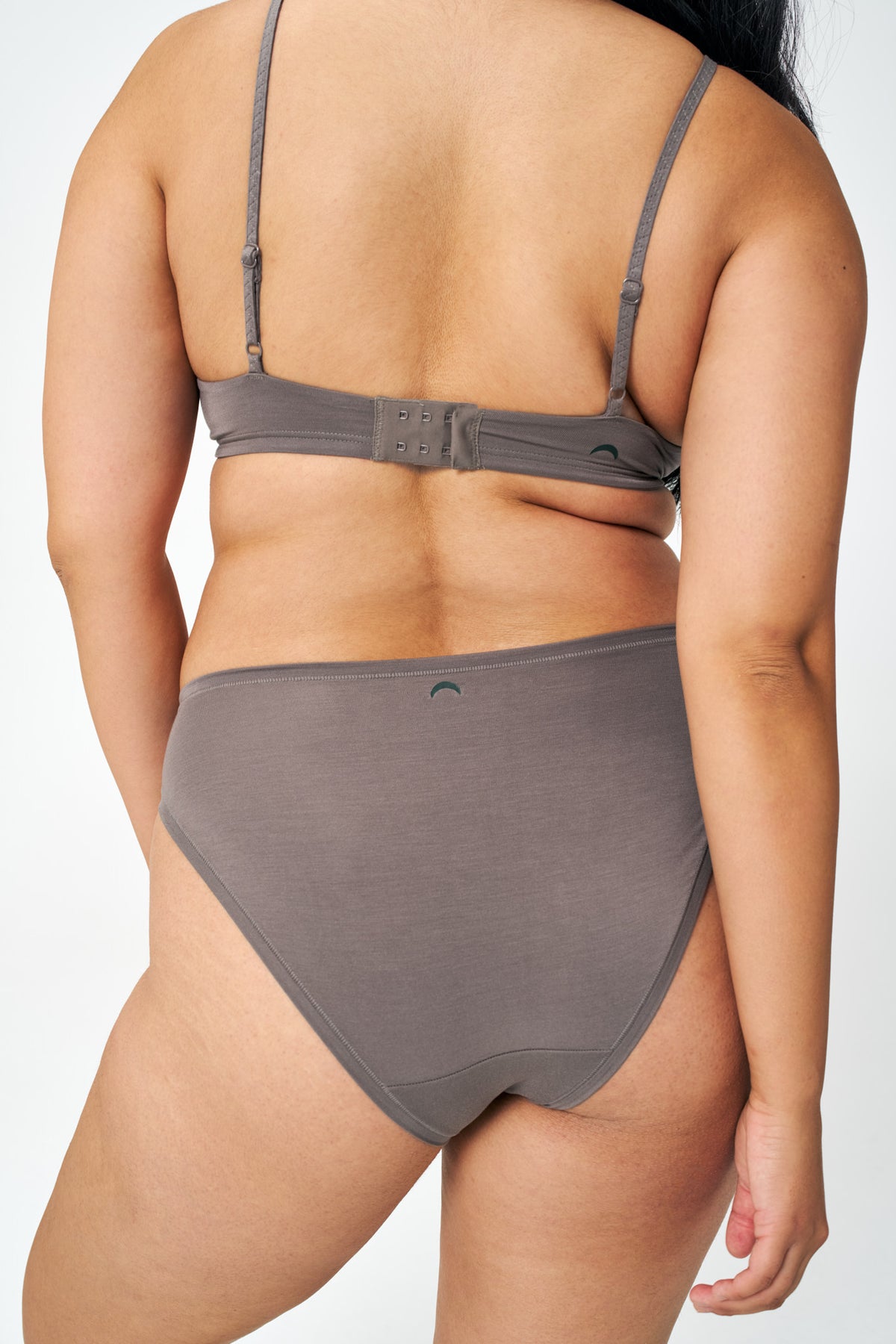 Iron | Model is size M bra and L undie