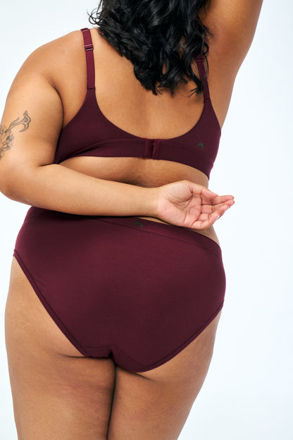Merlot | Model wears size 2XL