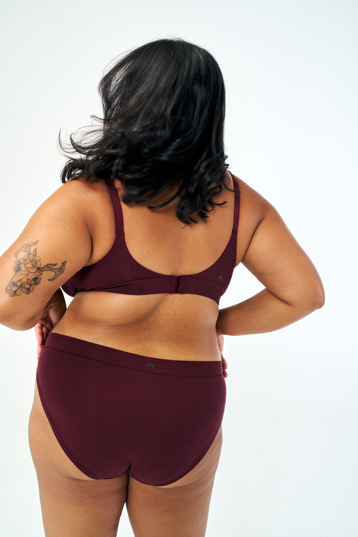 Merlot | Model wears size 2XL