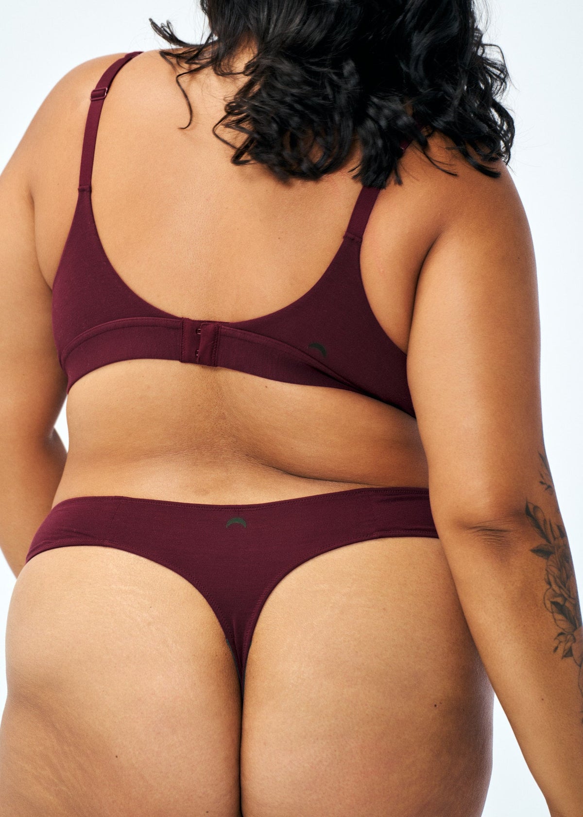 Merlot | Model wears size 2XL