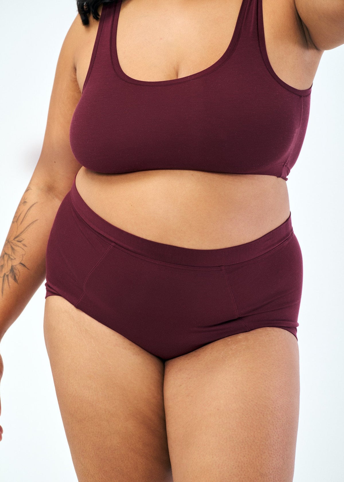 Merlot | Model wears size 2XL