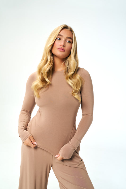 Tan | Model is size M and 5’7.5”.