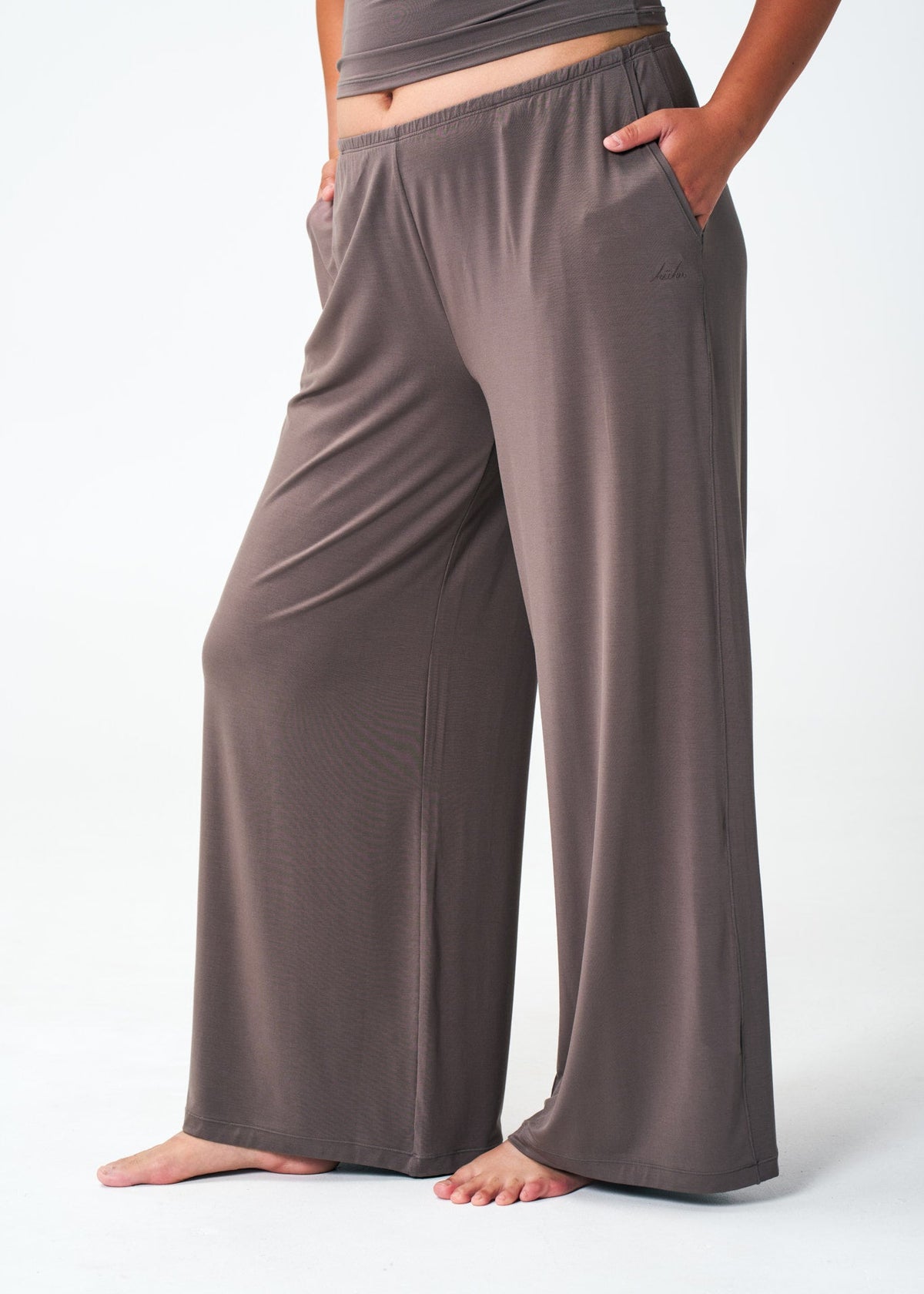 Iron | Model is size M top, L bottom and 5'10"