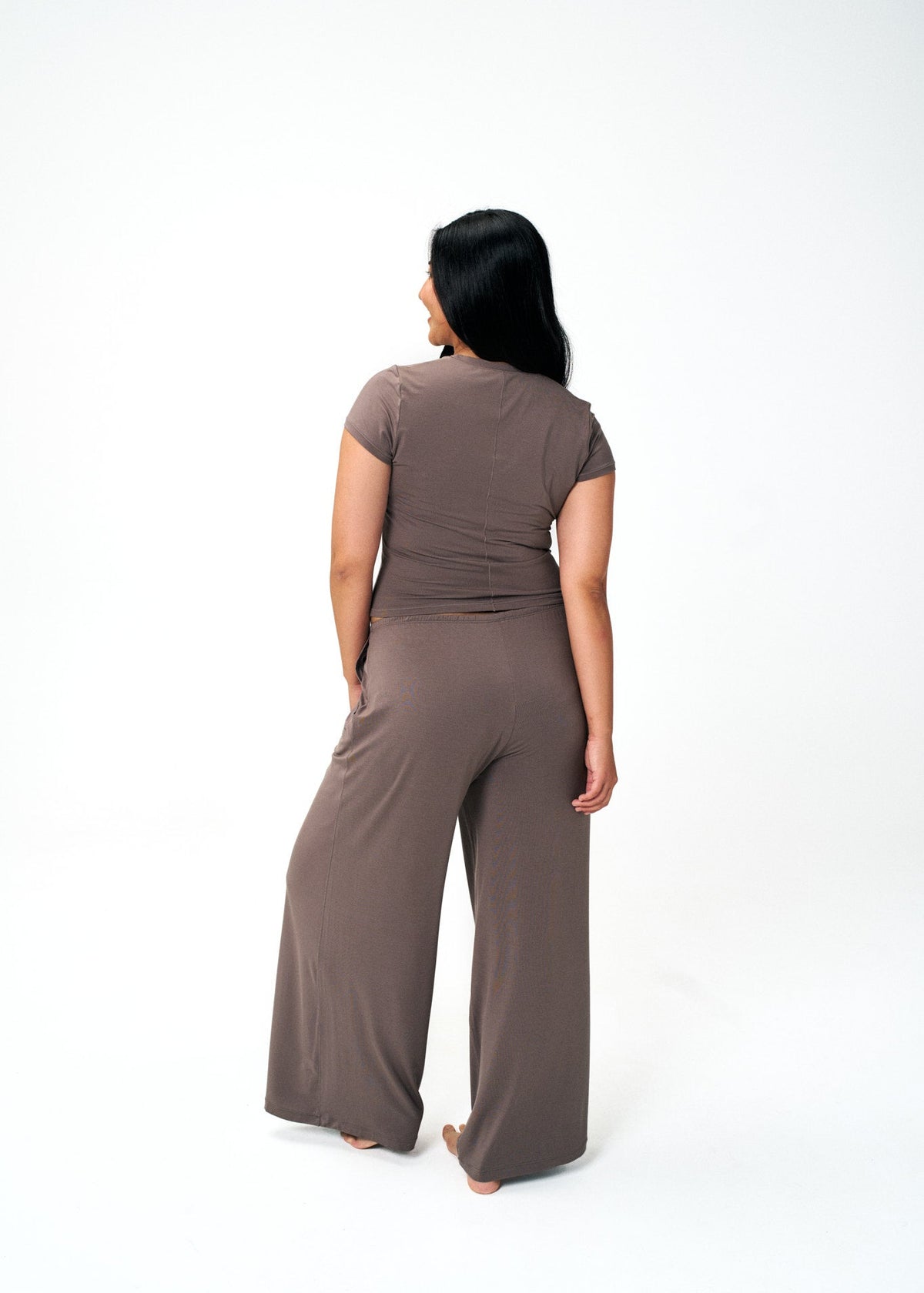 Iron | Model is size M top, L bottom and 5'10"