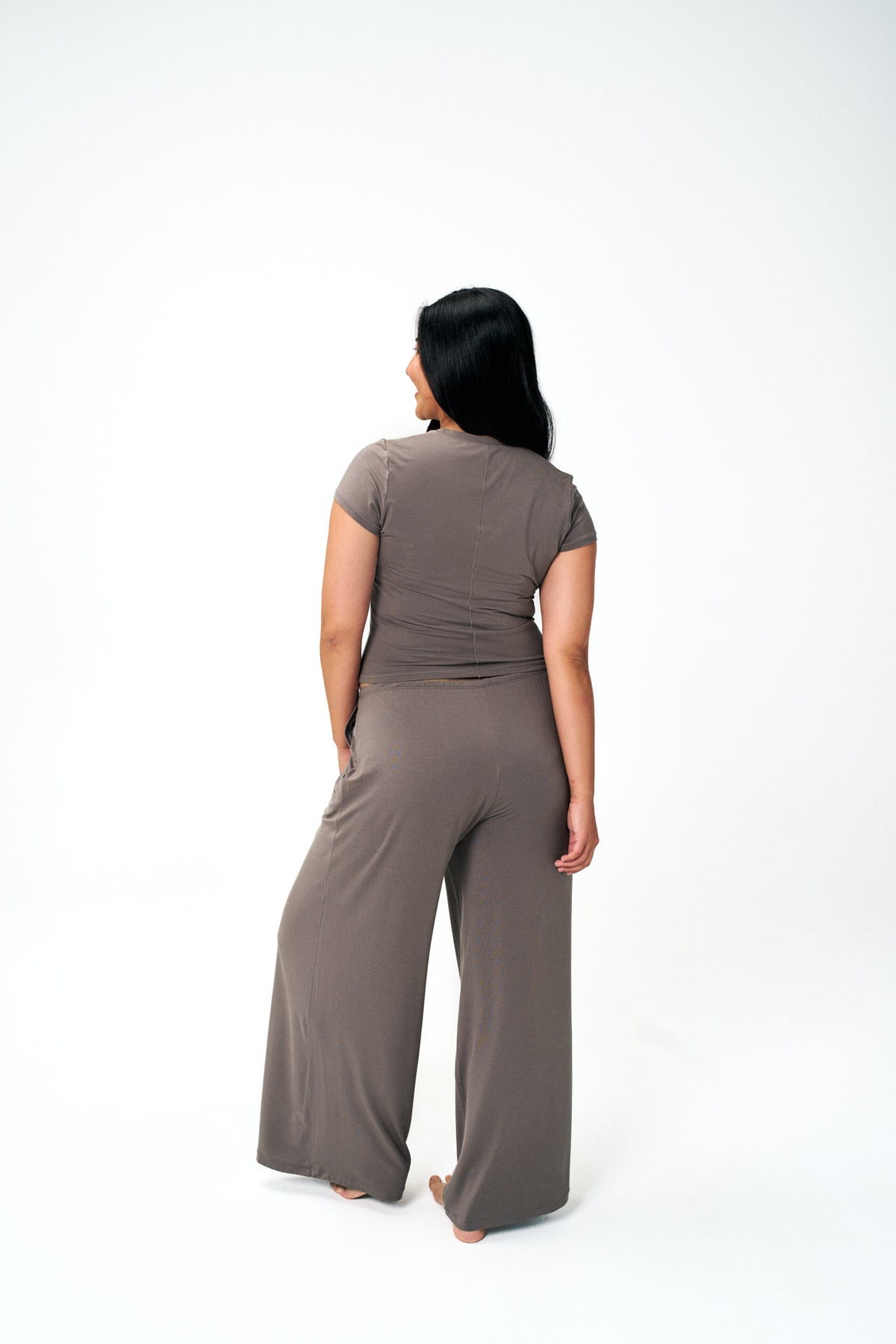 Iron | Model is size M top, L bottom and 5'10".