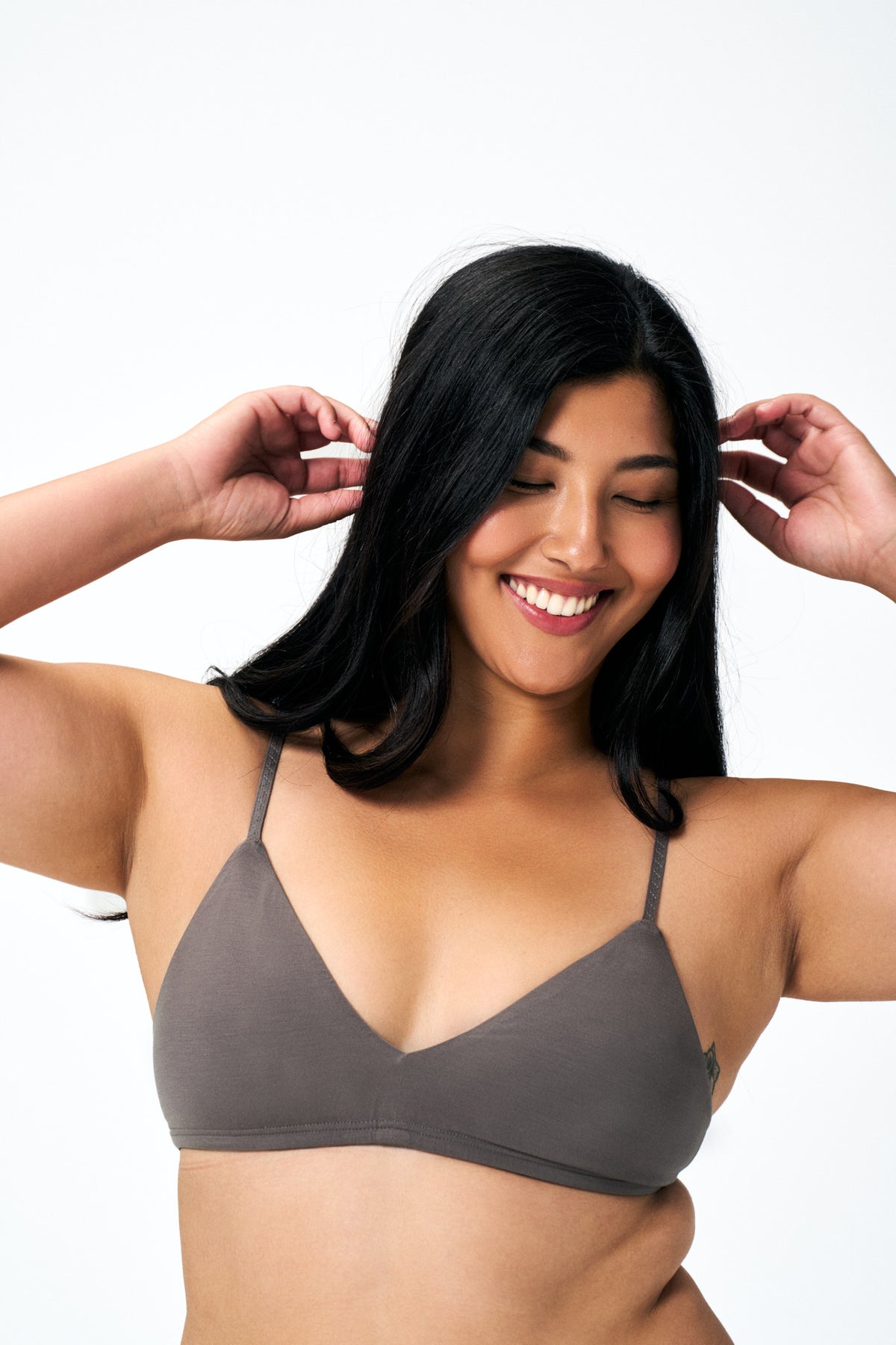 Iron | Model is wearing size M bra