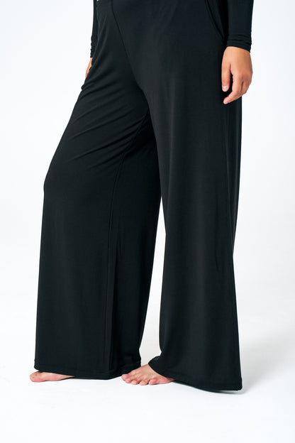 Black | Model is size M top, L bottom and 5'10"