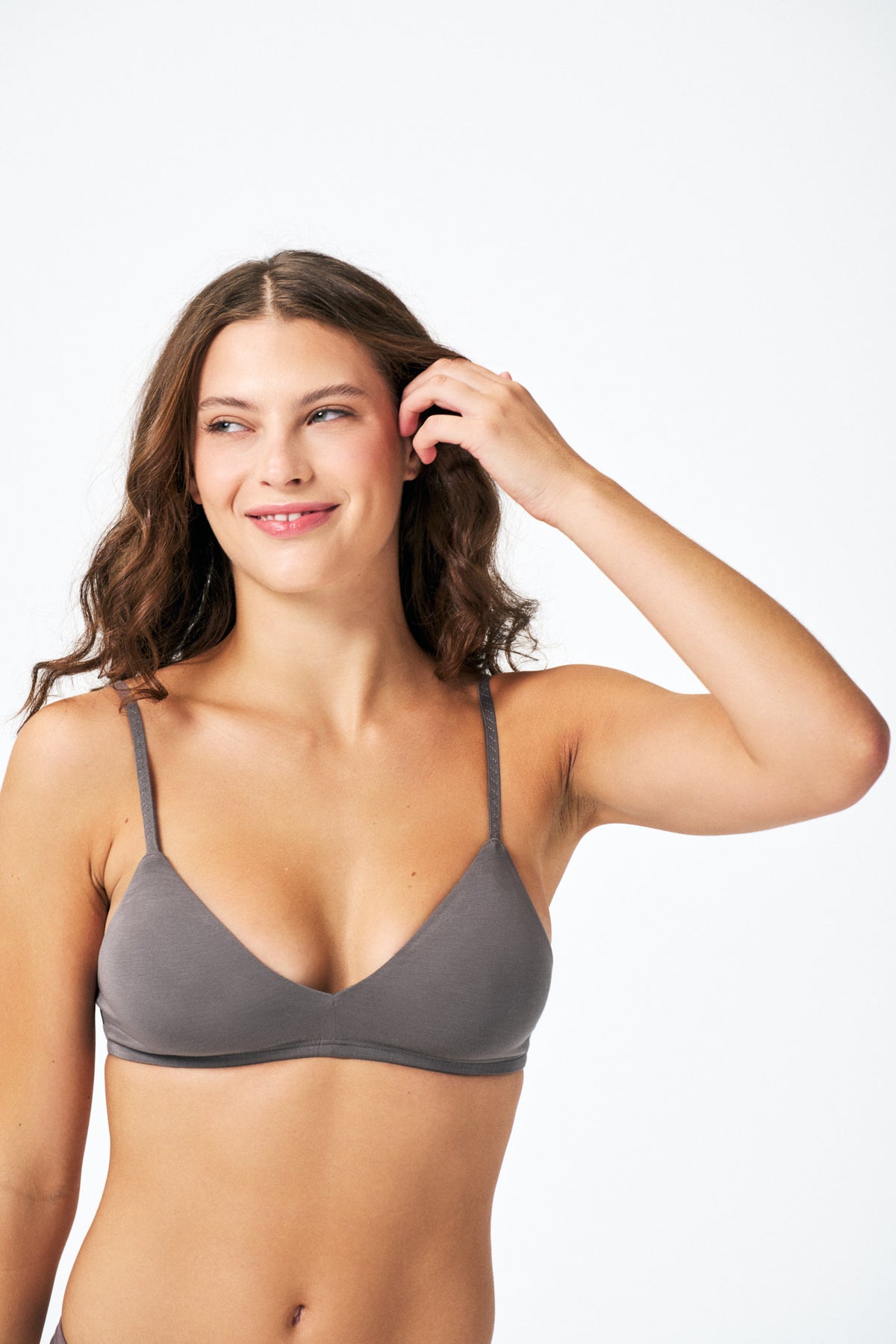 Iron | Model is wearing size S bra