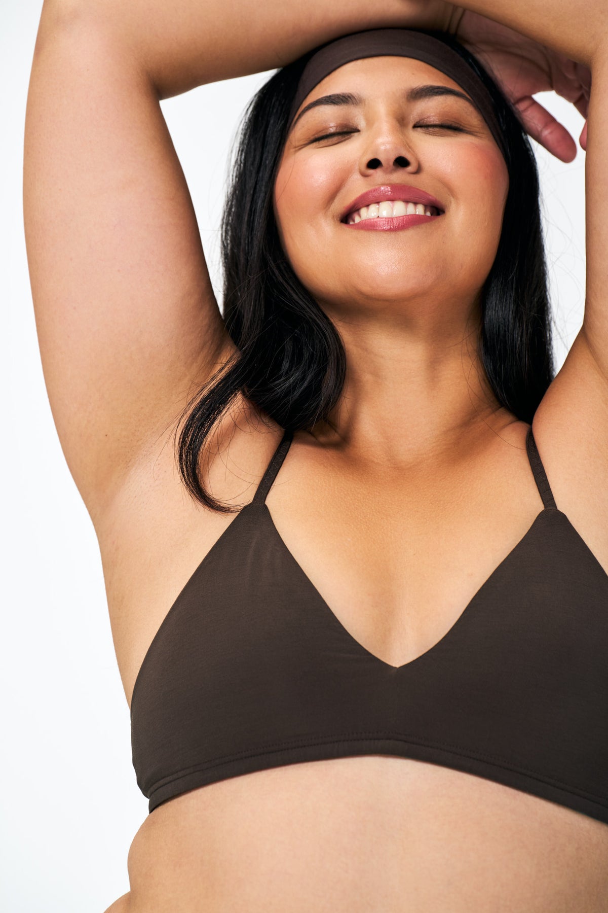 Java | Model is wearing size M bra