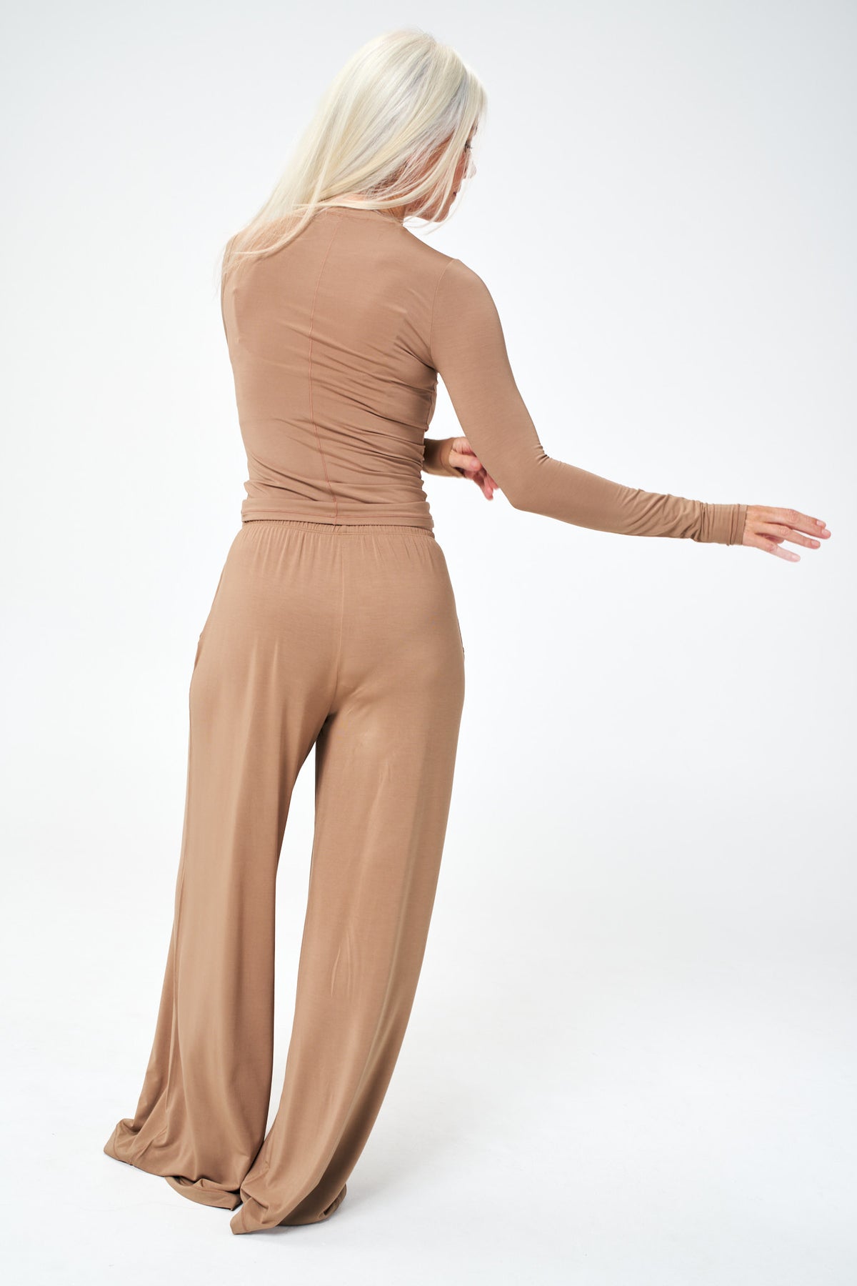 Tan | Model is XS and 5’8”