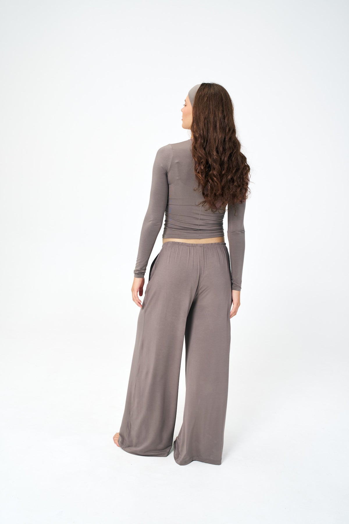 Iron | Model is size S top, XS bottom and 5’9”