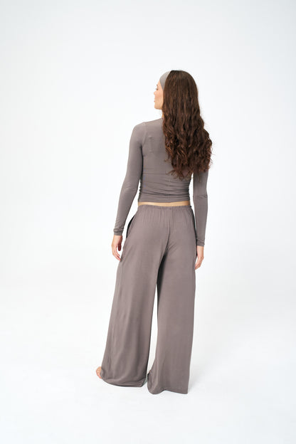 Iron | Model is size S top, XS bottom and 5’9”
