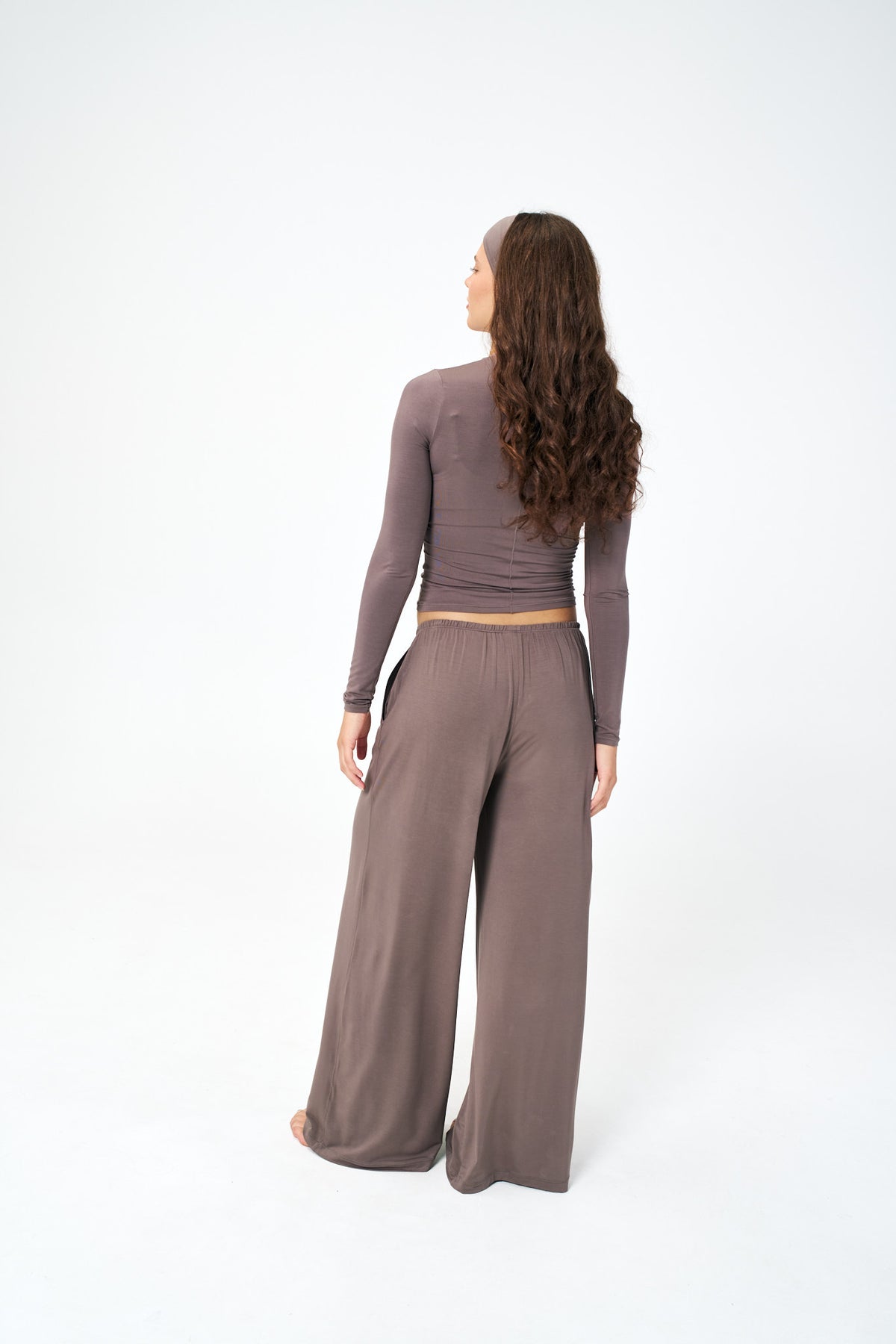 Iron | Model is size S top, XS bottom and 5'9"