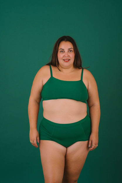 Pine | Model is wearing size 2XL