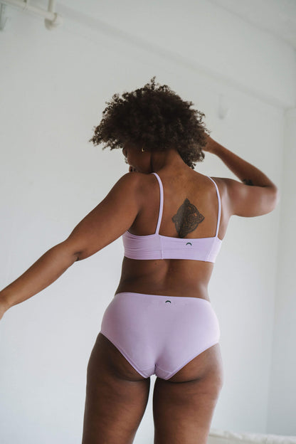 Lilac | Model is wearing size M
