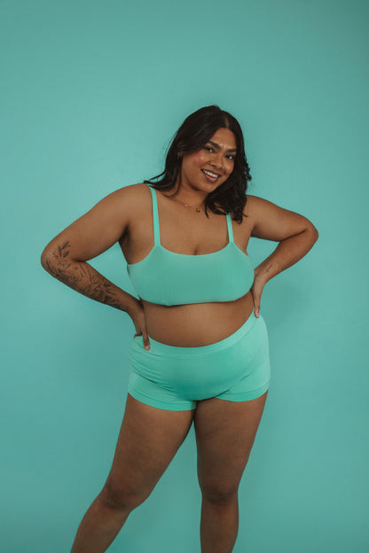 Blue Crush | Model wearing size 2XL (top) & size XL (bottom)
