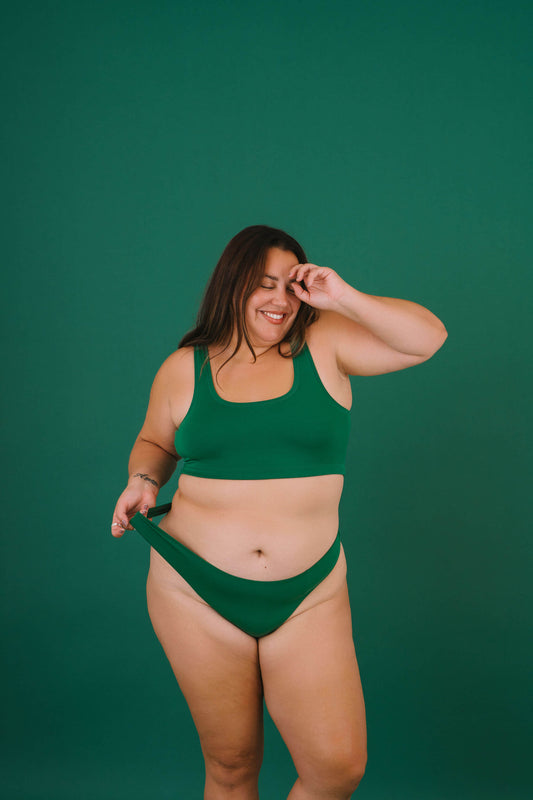 Pine | Model is wearing size 2XL