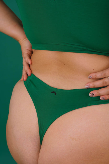 Pine | Model is wearing size 2XL