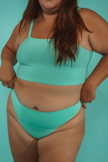 Blue Crush | Model wearing size 2XL