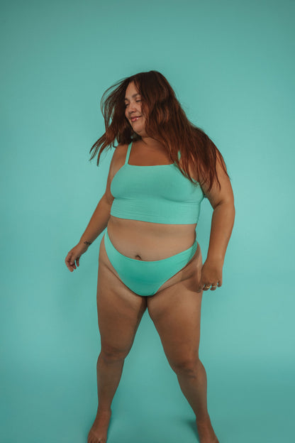 Blue Crush | Model wearing size 2XL