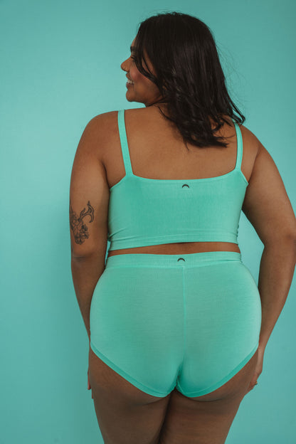 Blue Crush | Model wearing size 2XL (top) & size XL (bottom)