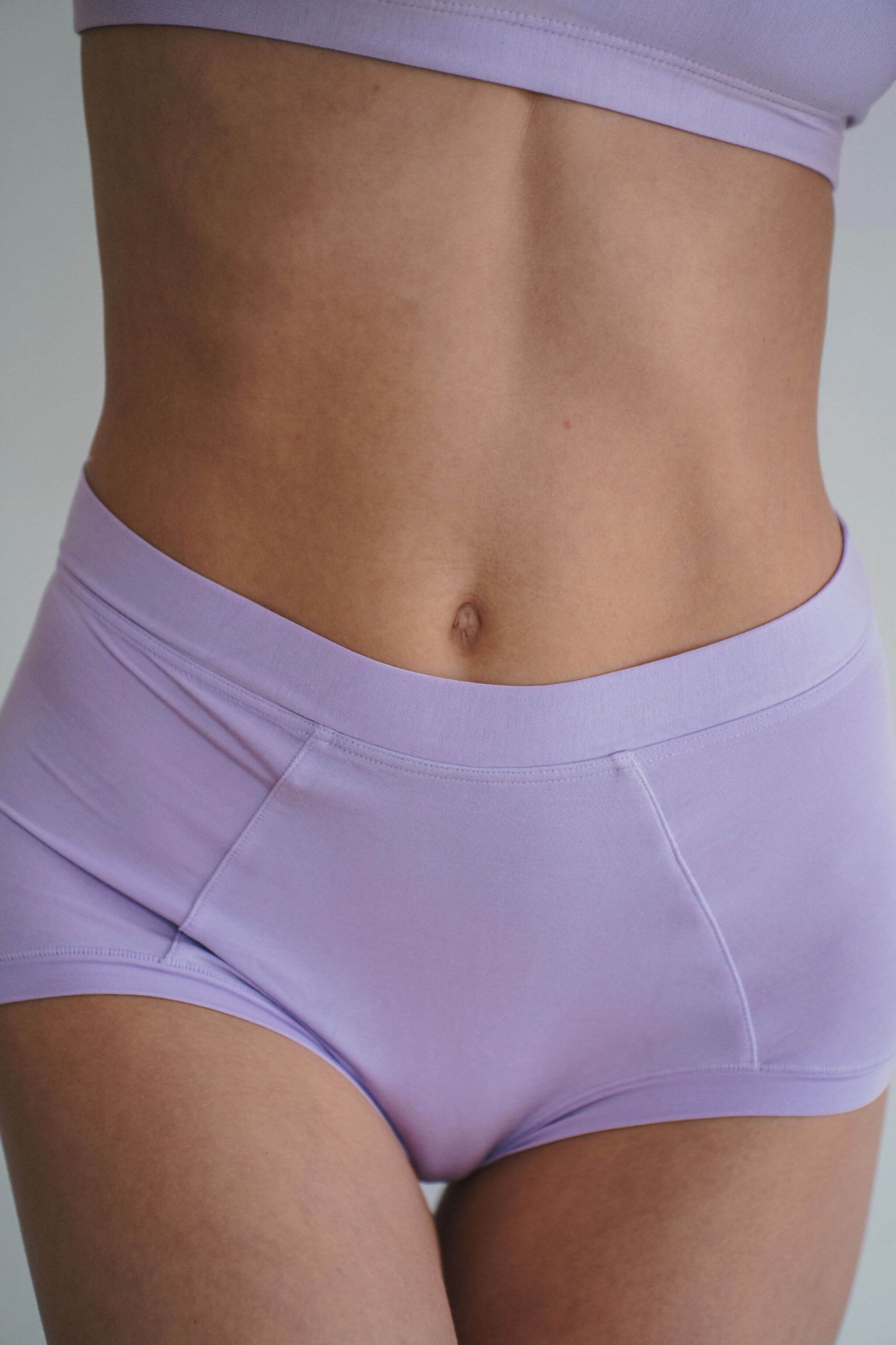 Lilac | Model is wearing size S