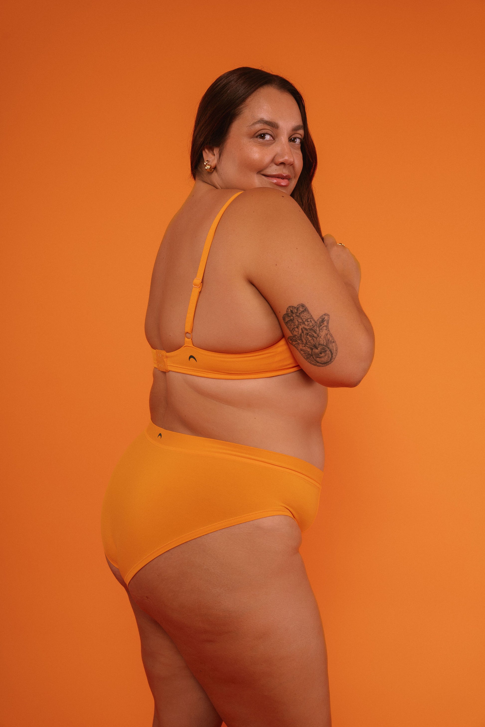 Creamsicle | Model wearing size 2XL