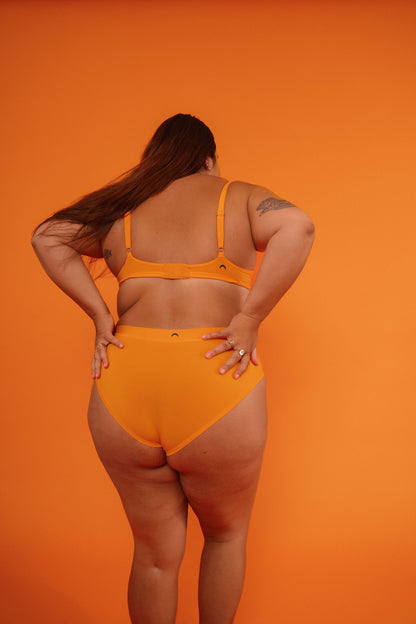 Creamsicle | Model wearing size 2XL
