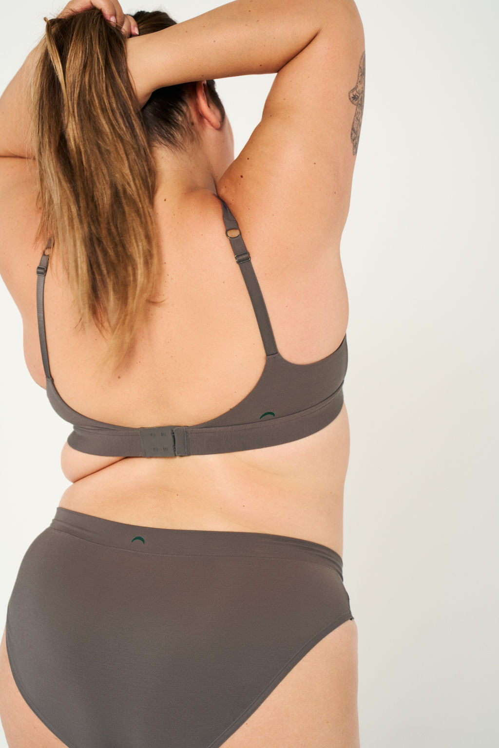 Tourmaline | Model is wearing size 2XL