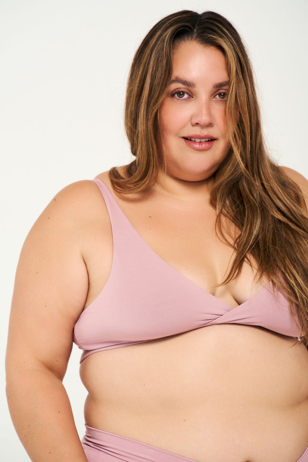 Quartz | Model is wearing size XL
