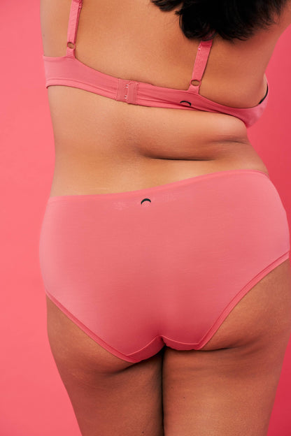 Desert Rose | Model is wearing size 2XL