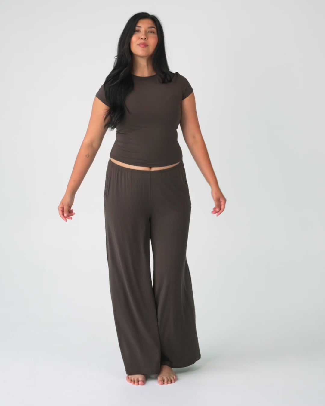 Java | Model is size M top, L bottom and 5'10"