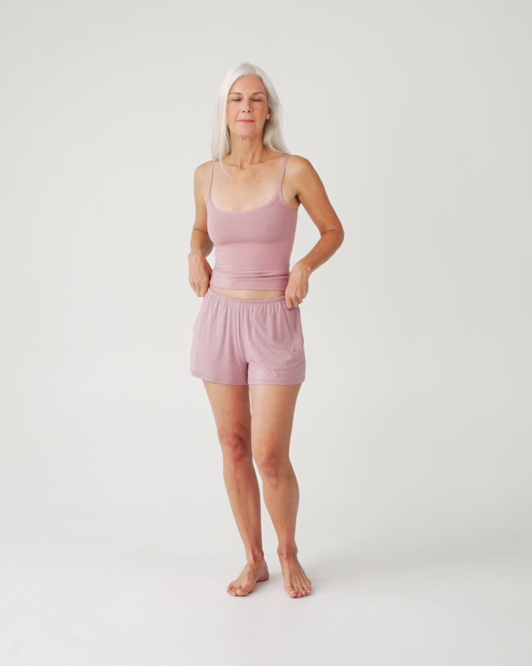 Quartz | Model is XS and 5’8”