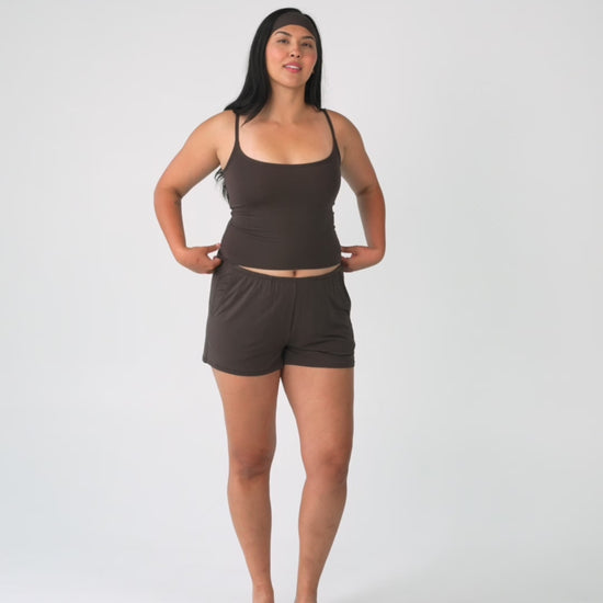 Java | Model is size M top, L bottom and 5'10"