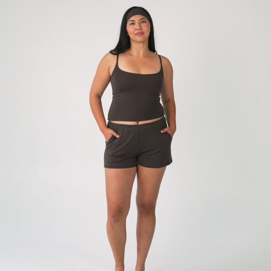 Java | Model is size M top, L bottom and 5'10"