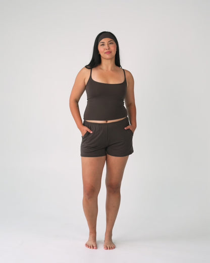 Java | Model is size M top, L bottom and 5'10"