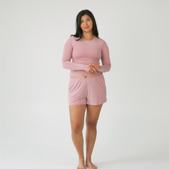 Quartz | Model is size M top, L bottom and 5'10"